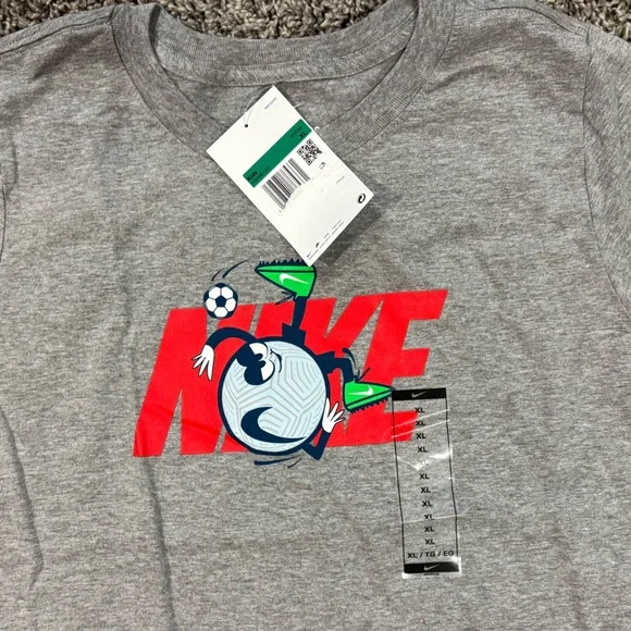 5/$25 Nike Kids XL Gray soccer Graphic Tee, NWT - Picture 2 of 5
